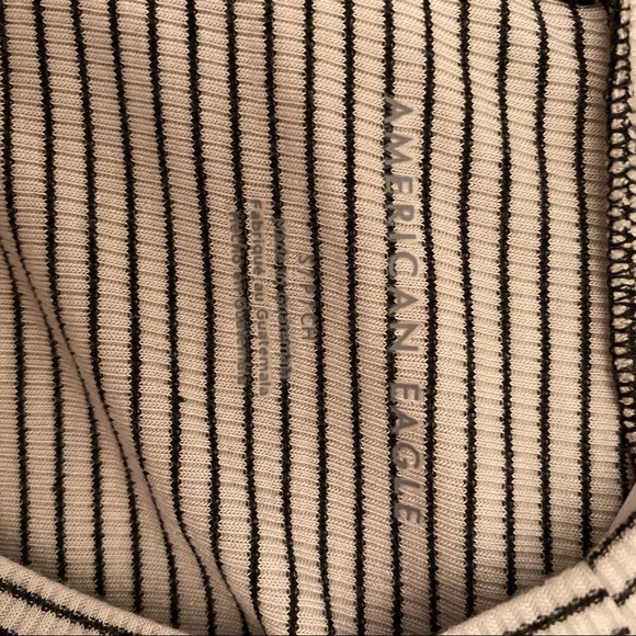 American Eagle Black & White Cropped Striped Tee - Picture 6 of 6